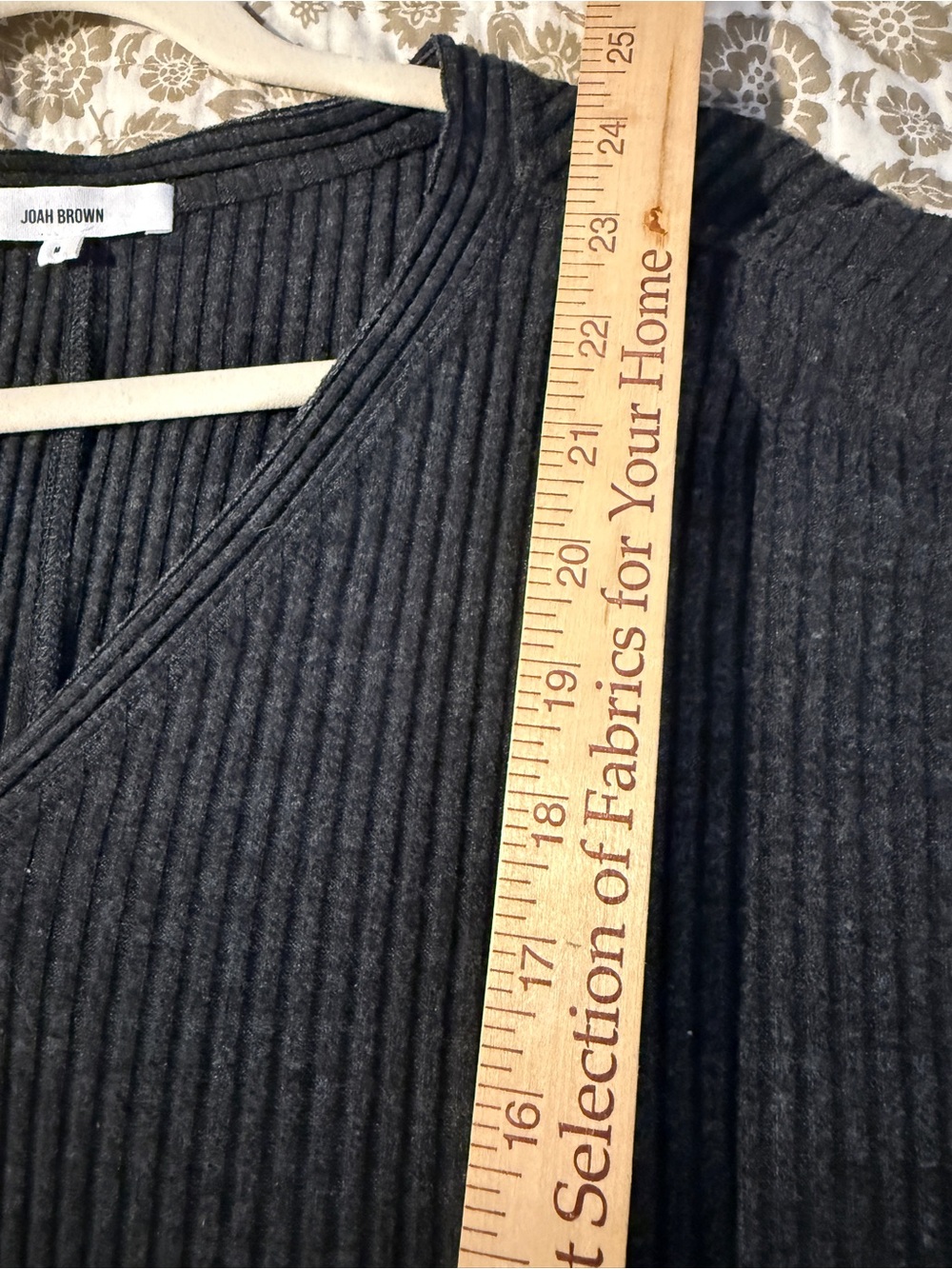 Joah Brown V-Neck Relaxed Fit Ribbed Knit Cardigan Charcoal Gray Size Medium - Picture 10 of 10